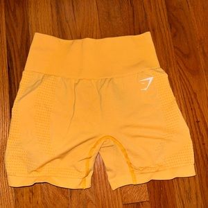 Women’s yellow vital seamless shorts!